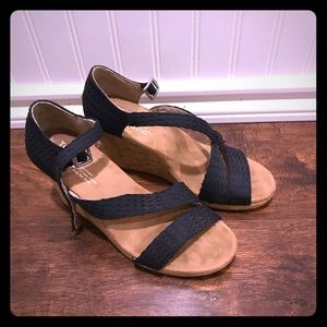Toms Wedges